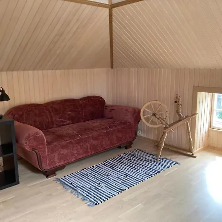 Cozy Private House With Patio Near The Beach! Vakantiehuis