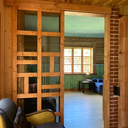 Cozy Private House With Patio Near The Beach! Vakantiehuis