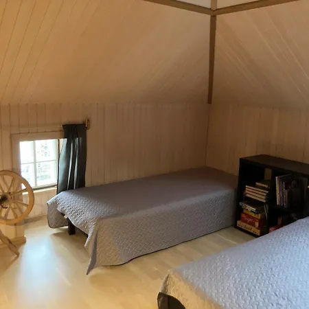 Cozy Private House With Patio Near The Beach! 別荘